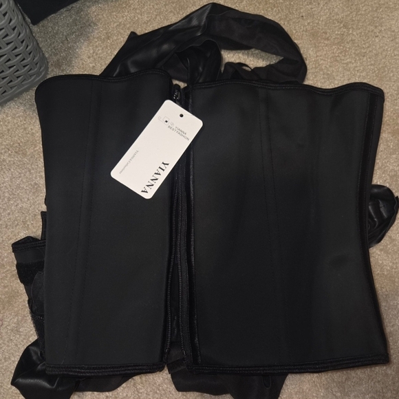 Yianna Latex Waist Trainer - Picture 7 of 7